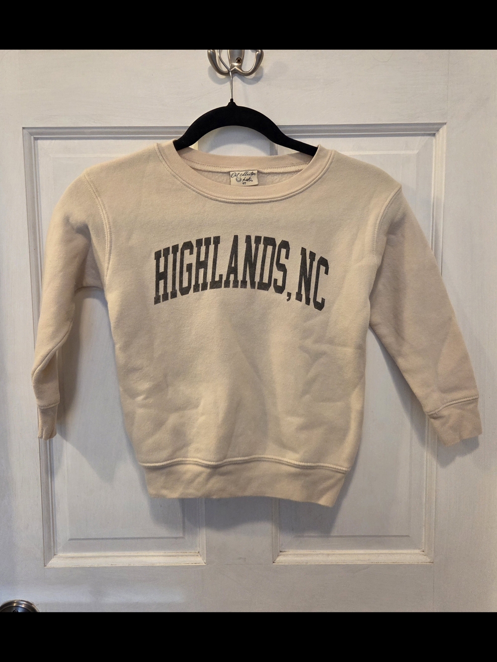 The Oat Collective Highlands, NC Cream Graphic Sweatshirt Size 5T
